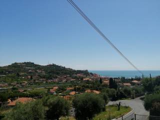 Appartamento in affitto a imperia strada poggi