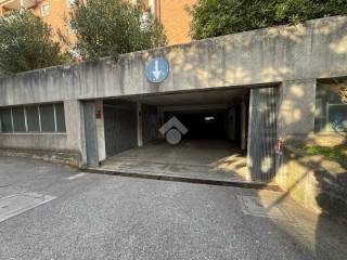 Garage in vendita a trieste via del carpineto