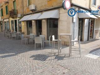 Bar in vendita ad adria adria, corso vittorio emanuele ii