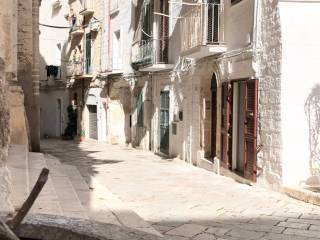 Garage in vendita a monopoli vico arco oscuro