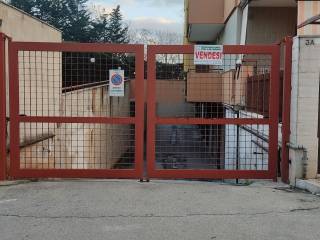 Garage in vendita a trani via giuseppe alberto pugliese, 3/a