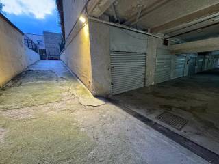 Garage in vendita a palermo via abruzzi