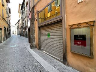 Abbigliamento in in vendita da privato a viterbo corso italia, 30