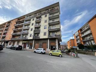 Negozio in vendita ad avellino via giuseppe di vittorio