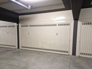 Garage in affitto a monza via brennero, 11a