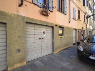 Garage in vendita a parma borgo pier antonio bernabei