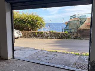 Garage in vendita ad aci castello via fornace, 25