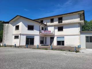 Negozio in affitto ad atina via romana 2