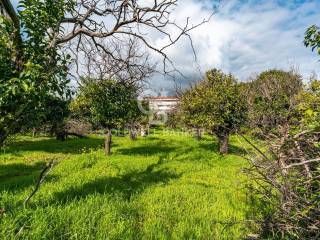 Terreno residenziale in vendita ad acireale via dello stadio, snc