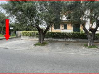 Posto auto in vendita a seravezza via ranocchiaia