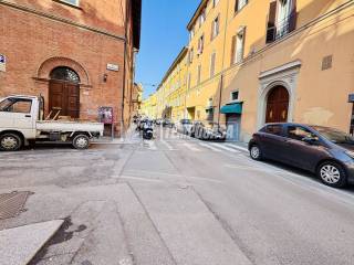 Posto auto in vendita a bologna via dè buttieri