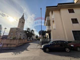 Ufficio in affitto a fiumefreddo di sicilia via umberto, 39