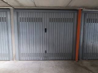 Garage in affitto a vimercate via montalino, 1b