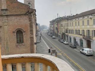 Appartamento in affitto a parma p.le san sepolcro , 1