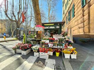 Negozio in vendita a genova piazza gerolamo savonarola, 54