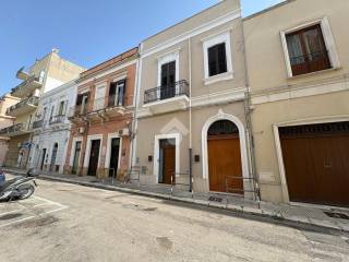 Appartamento in affitto a brindisi via barletta, 25