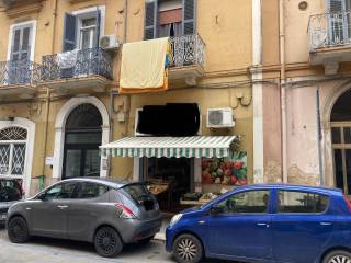 Negozio in vendita a bari via principe amedeo, 251