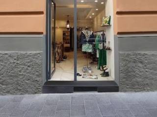 Abbigliamento in in affitto da privato a napoli via gaetano filangieri