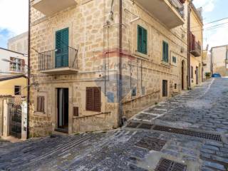 Casa indipendente in vendita a enna via napoleone colajanni, 11