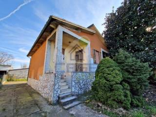 Villa in vendita a persico dosimo via largo ostiano