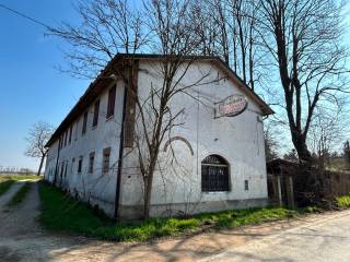 Cascina in vendita a castelvisconti 