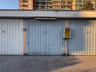 Garage in vendita a cologno monzese via niccolò copernico