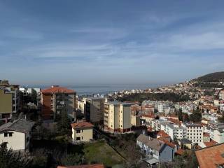 Appartamento in vendita a trieste via bruno zelik, 5