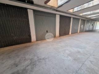 Garage in vendita a leini via lombardore, 65