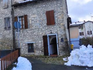 Casa indipendente in in vendita da privato a calestano piazzale san lorenzo, 7