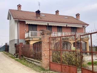 Casa indipendente in vendita a valfenera via san sebastiano