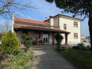 Villa in vendita ad adria via traversagno, 1