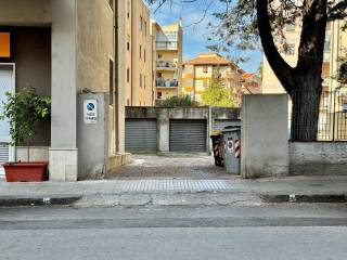 Garage in vendita a sassari via luigi barzini, 15