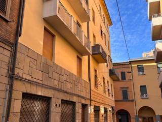 Appartamento in vendita a bologna via santa maria maggiore, 8