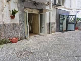 Negozio in affitto a napoli via della cavallerizza