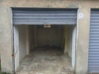 Garage in affitto a chivasso via cairoli, 36