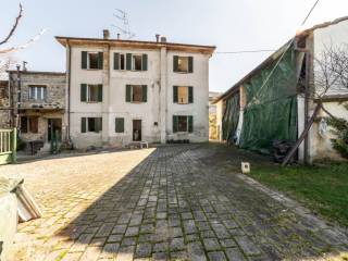 Appartamento in vendita a fornovo di taro strada fondovalle n.32