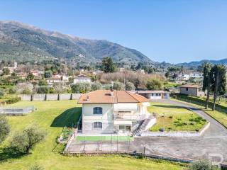 Villa in vendita a camaiore via della gattarella