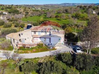 Rustico in vendita a ragusa contrada trezzeria