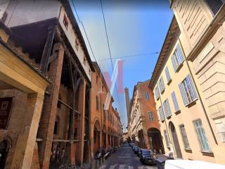 Garage in affitto a bologna strada maggiore