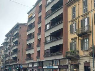 Negozio in vendita a torino via principi d'acaja