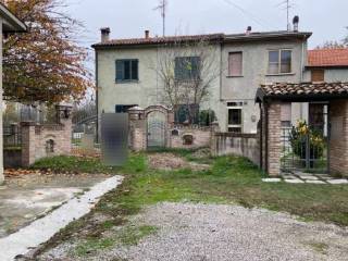 Casa indipendente in vendita a bondeno via ferrarese