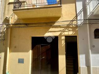 Casa indipendente in vendita a castellammare del golfo via giovanni meli, 98