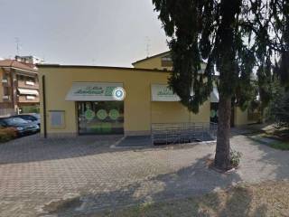 Negozio in vendita a correggio via f.lli cervi, 2