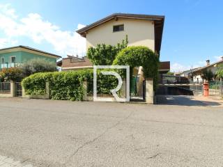 Villa a schiera in vendita ad alfonsine via piazza grazia deledda, 3