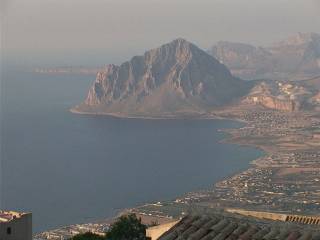 Intero stabile in in vendita da privato a erice via guarrasi tommaso, 20