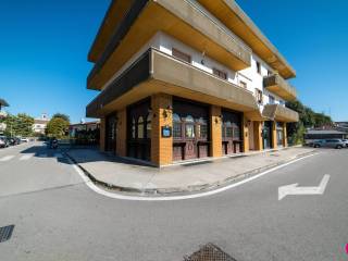 Pub in vendita a roveredo in piano via dante