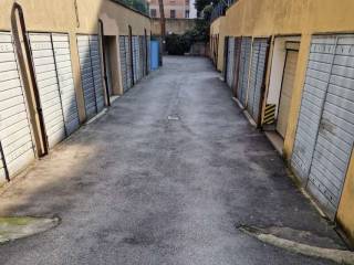 Garage in vendita a bologna via lombardia