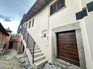 Casa indipendente in vendita a l'aquila vico burri