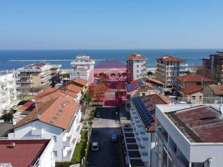 Casa indipendente in vendita a cesenatico viale camillo benso di cavour