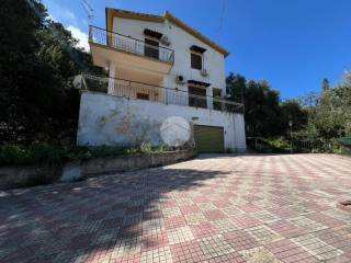 Villa in vendita a carini via svizzera, 74